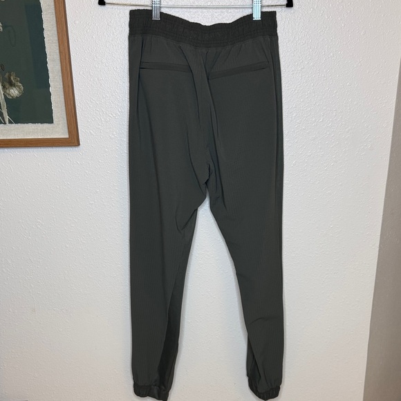 Athleta Textured‎ Brooklyn Jogger Like New - Dark Green size 6 - Picture 11 of 12